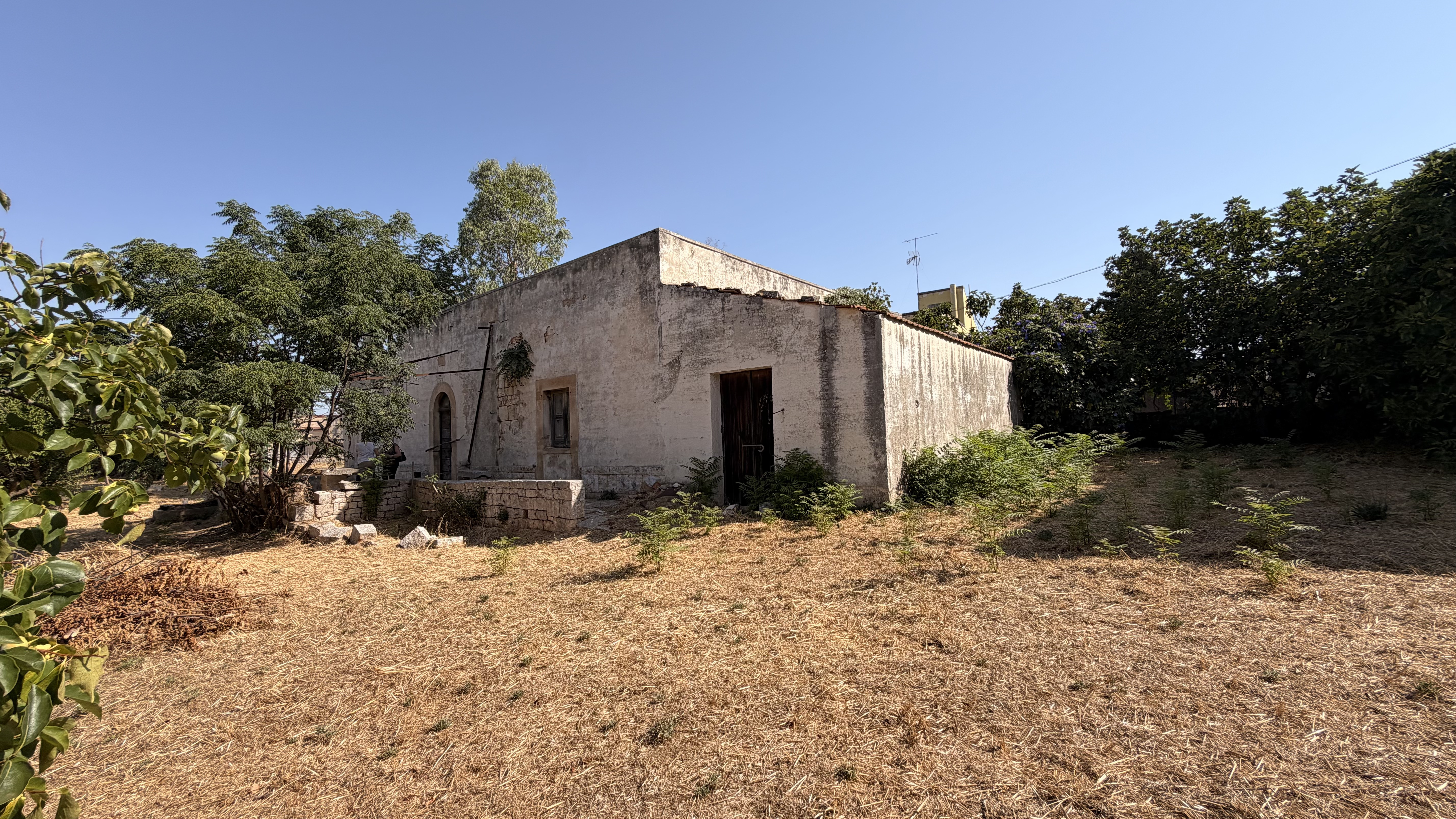 Prossimit&agrave; del paese Fabbricato in Pietra con Terreno